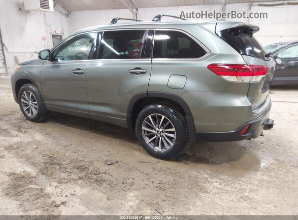 5TDJZRFH8JS891021 2018 TOYOTA LE Green Trasero izquierdo