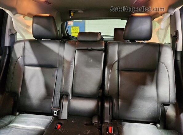 5TDJZRFH9HS451979 2017 TOYOTA HIGHLANDER Black Vista de los asientos traseros
