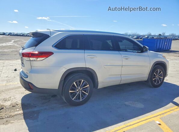 5TDJZRFH9JS528095 2018 TOYOTA HIGHLANDER White Trasero derecho