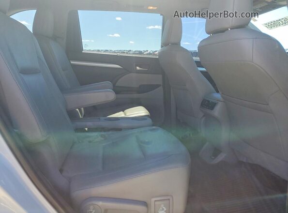 5TDJZRFH9JS528095 2018 TOYOTA HIGHLANDER White Vista interior trasera