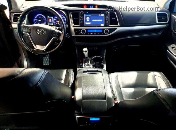 5TDJZRFH9JS545317 2018 TOYOTA HIGHLANDER Gray წინა პანელის ხედი