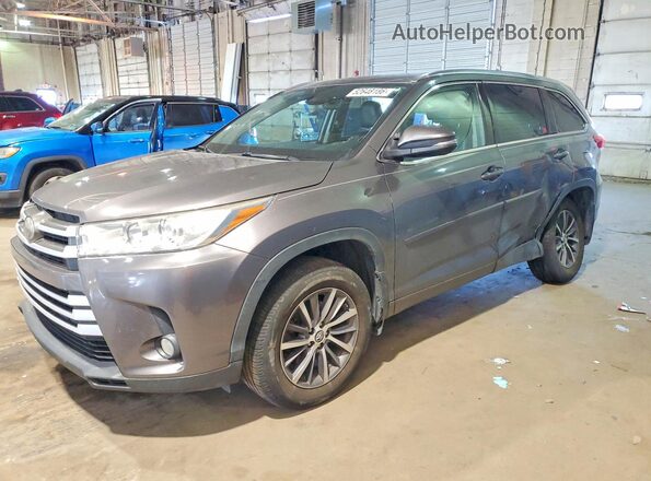 5TDJZRFH9JS545317 2018 TOYOTA HIGHLANDER Gray წინა მარცხენა ხედი სამი მეოთხედიდან