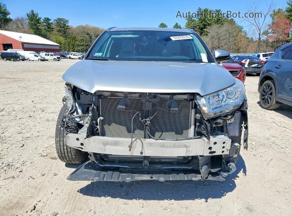 5TDJZRFH9JS546872 2018 TOYOTA HIGHLANDER Silver Widok z przodu