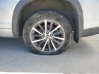 2017 Toyota Highlander Xle Silver vin: 5TDJZRFHXHS401026 Damage: Left Rear Tire, Flat, Repair Required