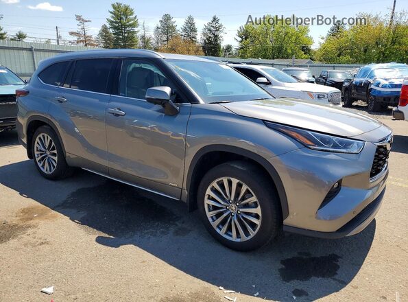 5TDKBRCH7SS661971 2025 TOYOTA HIGHLANDER Серебряный Передняя правая четверть