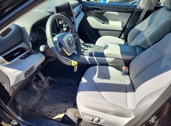 5TDKDRBH3SS589596 2025 TOYOTA HIGHLANDER Черный Вид салона спереди