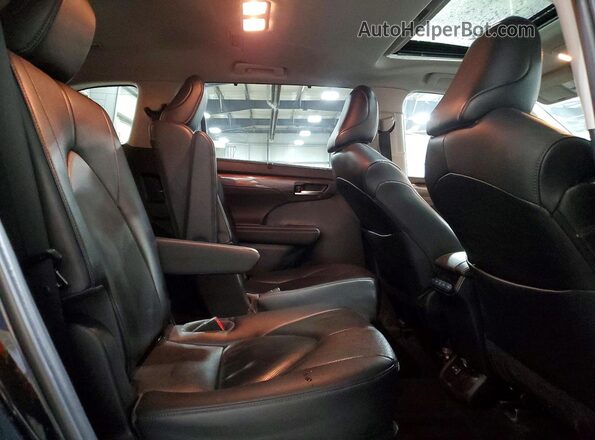 5TDKDRBH8PS027183 2023 TOYOTA HIGHLANDER Black Widok wnętrza z tyłu