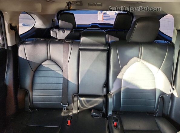 5TDKDRBH8PS045750 2023 TOYOTA HIGHLANDER Серебряный Вид задних сидений