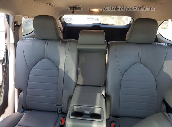 5TDKDRBHXPS521173 2023 TOYOTA HIGHLANDER Серебряный Вид задних сидений