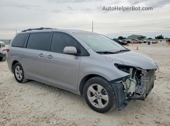 5TDKK3DC1GS718818 2016 TOYOTA SIENNA Серебряный Передняя правая четверть