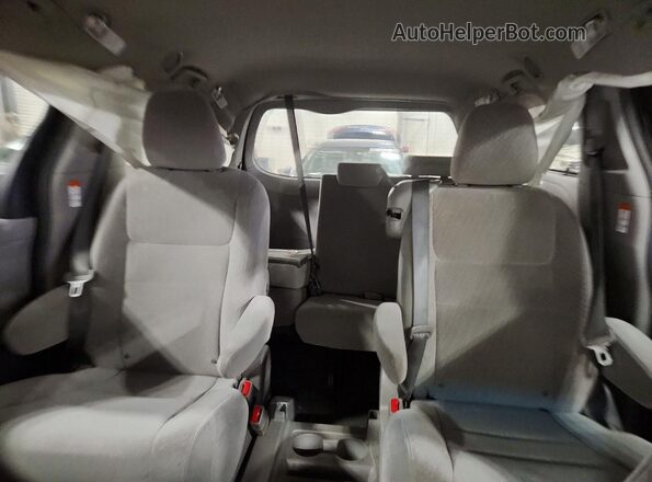5TDKK3DC3GS737404 2016 TOYOTA SIENNA Синий Вид задних сидений