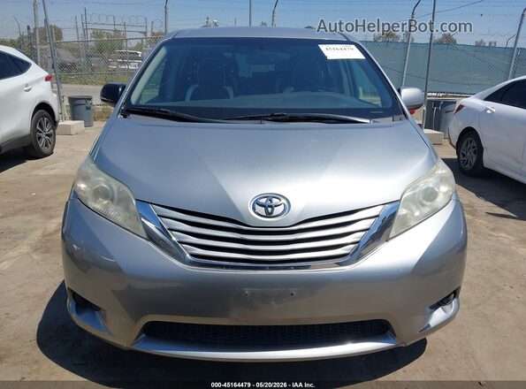 5TDKK3DC3GS739329 2016 TOYOTA SIENNA Серебряный Вид щитка приборов