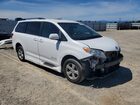 2016 Toyota Sienna Le White vin: 5TDKK3DC7GS745652