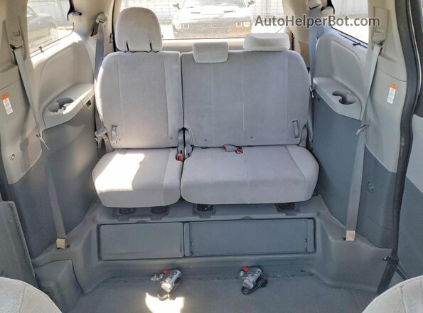 5TDKK3DC7GS745652 2016 TOYOTA SIENNA White Vista de los asientos traseros