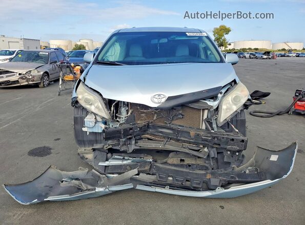 5TDKK3DC8GS742727 2016 TOYOTA SIENNA Blue Դիմացի տեսք