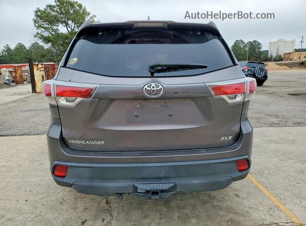 5TDKKRFH4GS132688 2016 TOYOTA LE Серый Вид сзади