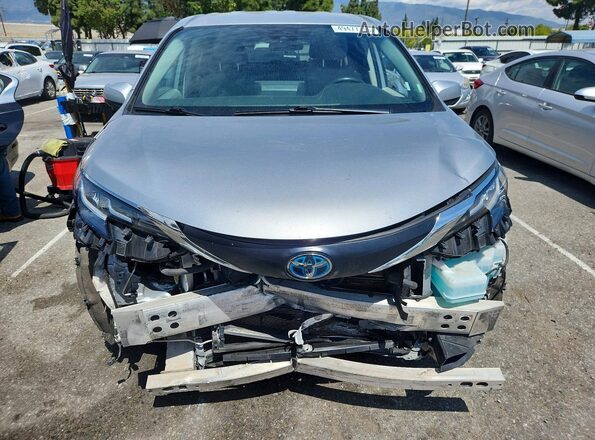 5TDKRKEC2MS047434 2021 TOYOTA SIENNA Серебряный Вид спереди