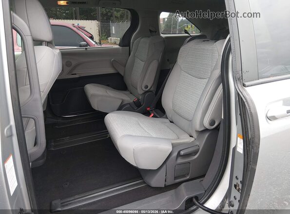 5TDKSKFC3MS036588 2021 TOYOTA LE Серебряный 