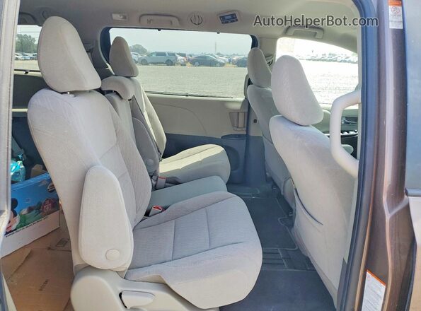 5TDKZ3DC0LS049169 2020 TOYOTA SIENNA Tan Rear interior view