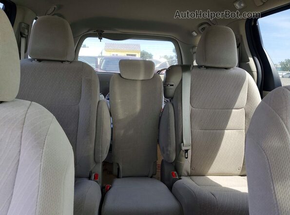 5TDKZ3DC0LS049169 2020 TOYOTA SIENNA Tan Rear seats view