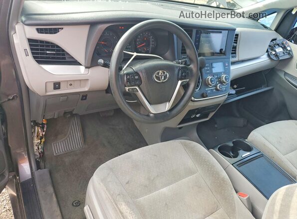 5TDKZ3DC1HS808029 2017 TOYOTA SIENNA Gray Առջևի վահանակի տեսք