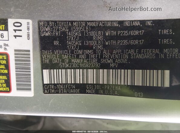 5TDKZ3DC1HS823792 2017 TOYOTA SIENNA Silver Widok komory silnika