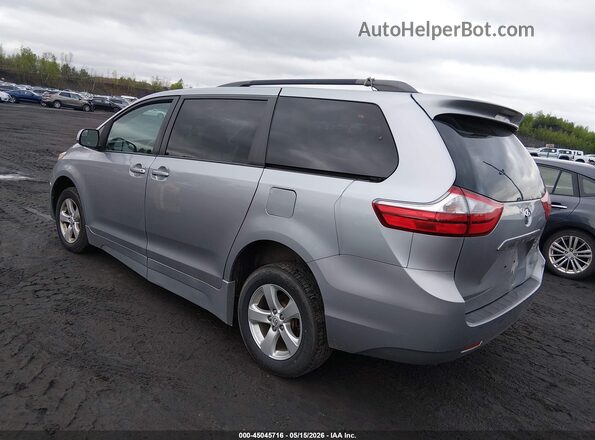 5TDKZ3DC1HS823792 2017 TOYOTA SIENNA Silver Tył lewy