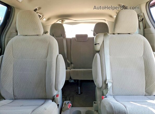 5TDKZ3DC2JS901700 2018 TOYOTA SIENNA Maroon უკანა სავარძლების ხედი