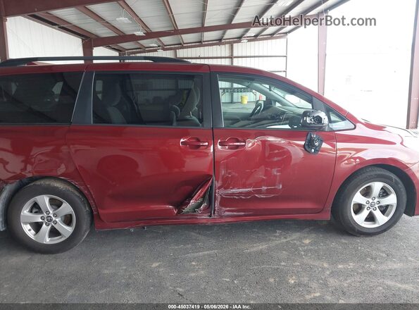 5TDKZ3DC2JS909912 2018 TOYOTA LE Red Սալոնի հետևի տեսք