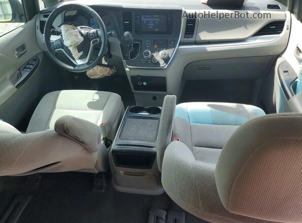 5TDKZ3DC3HS786227 2017 TOYOTA SIENNA Белый Вид панели приборов