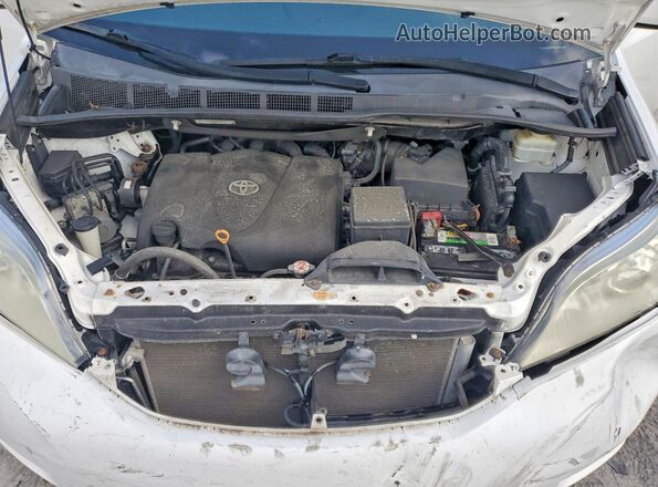 5TDKZ3DC3HS786227 2017 TOYOTA SIENNA Белый Вид подкапотного пространства