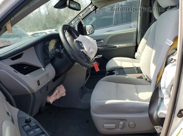 5TDKZ3DC4JS913380 2018 TOYOTA SIENNA White წინა სალონის ხედი