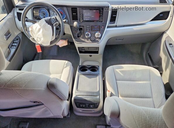 5TDKZ3DC4JS913380 2018 TOYOTA SIENNA White წინა პანელის ხედი