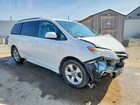 2018 Toyota Sienna Le 8-passenger White vin: 5TDKZ3DC4JS913380