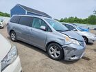 2017 Toyota Sienna Le Серебряный vin: 5TDKZ3DC7HS875654
