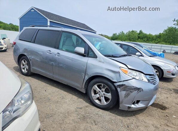 5TDKZ3DC7HS875654 2017 TOYOTA SIENNA Серебряный Передняя правая четверть