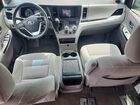 2017 Toyota Sienna Le Серебряный vin: 5TDKZ3DC7HS875654