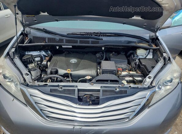 5TDKZ3DC7HS875654 2017 TOYOTA SIENNA Серебряный Вид подкапотного пространства