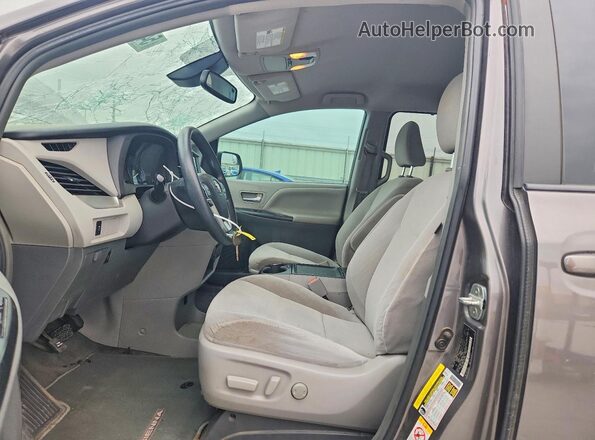 5TDKZ3DC8JS921997 2018 TOYOTA SIENNA Gray წინა სალონის ხედი