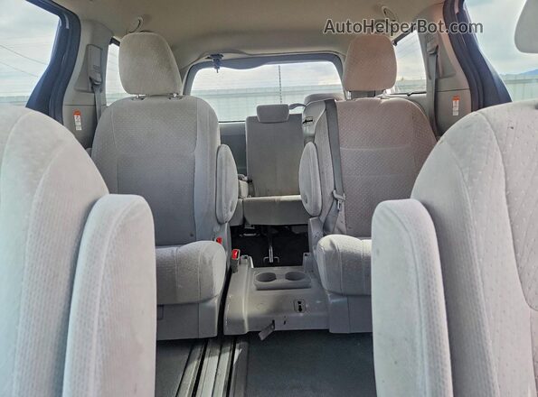 5TDKZ3DCXLS049308 2020 TOYOTA SIENNA Серебряный Вид задних сидений