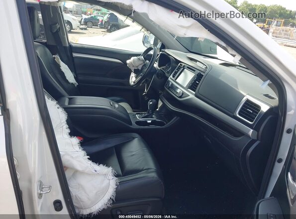 5TDKZRFH0JS537059 2018 TOYOTA LE White Vista interior delantera