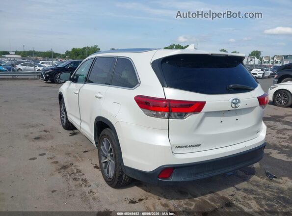 5TDKZRFH0JS537059 2018 TOYOTA LE White Trasero izquierdo