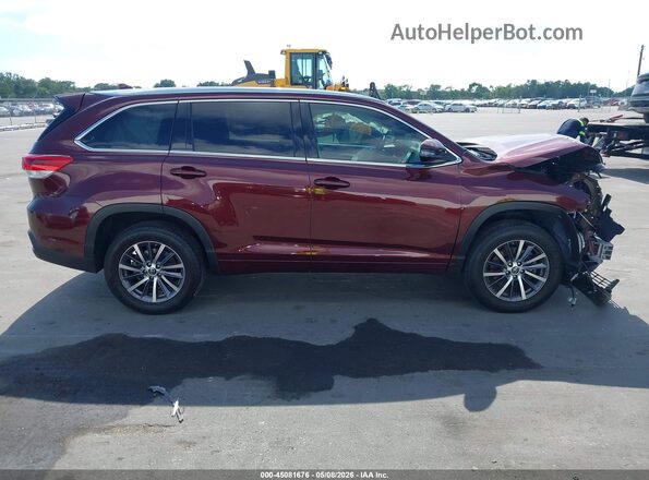 5TDKZRFH1HS232325 2017 TOYOTA LE Burgundy Vista interior trasera