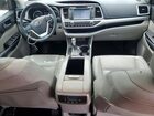 2018 Toyota Highlander Xle White vin: 5TDKZRFH2JS536494