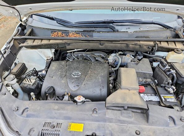 5TDKZRFH3JS541168 2018 TOYOTA HIGHLANDER White Widok komory silnika