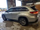 2019 Toyota Highlander Xle Серебряный vin: 5TDKZRFH3KS559140