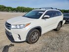 2018 Toyota Highlander Xle White vin: 5TDKZRFH4JS533077