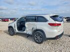 2019 Toyota Highlander Xle White vin: 5TDKZRFH5KS320611