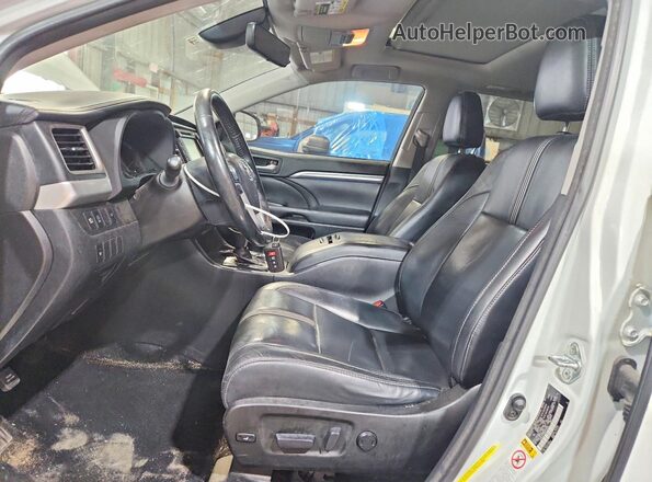 5TDKZRFH6HS516999 2017 TOYOTA HIGHLANDER Белый Вид салона спереди