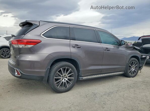 5TDKZRFH6JS280599 2018 TOYOTA HIGHLANDER Charcoal Rear right